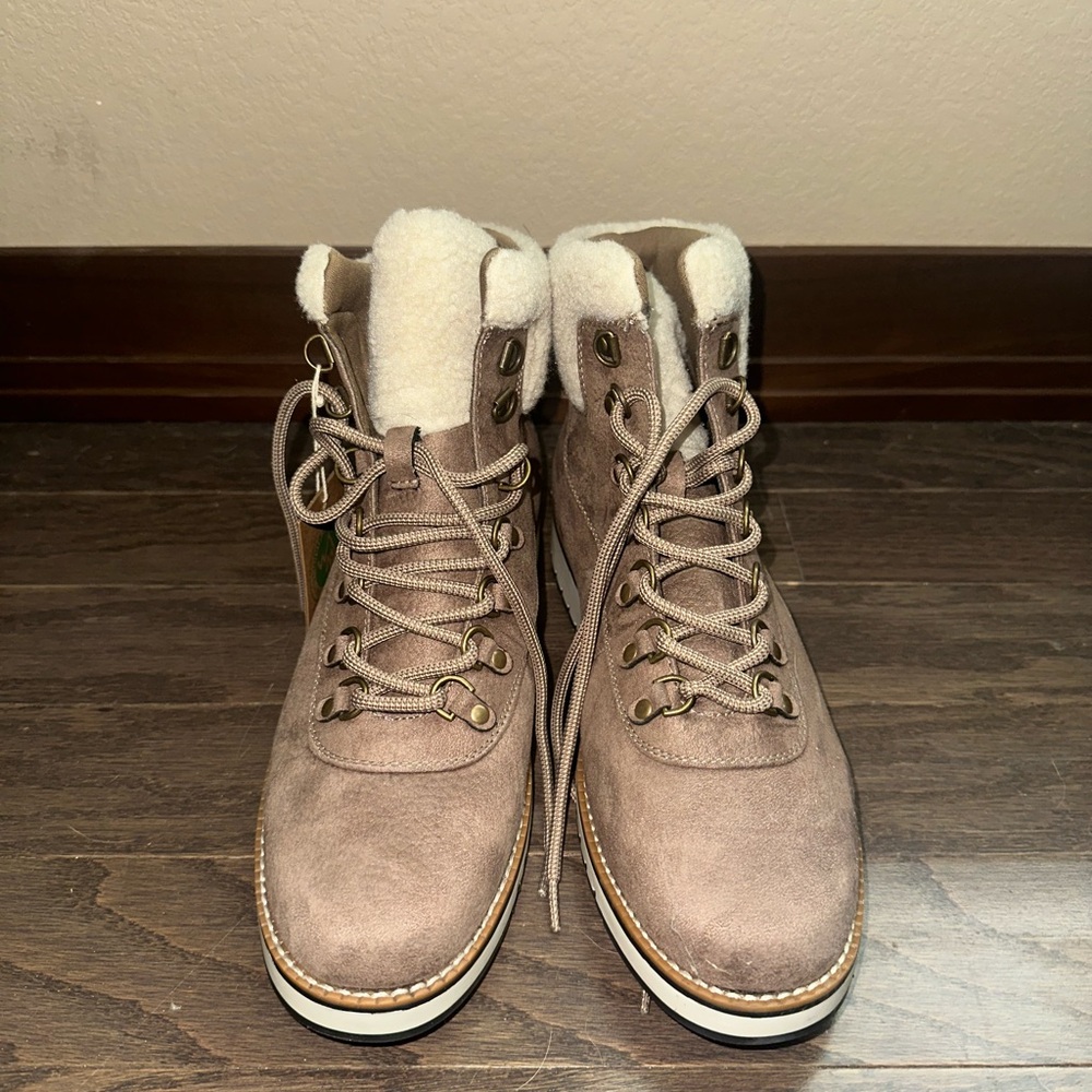 White Mountain Tan and White Lace Up Boots with Padded Ankle